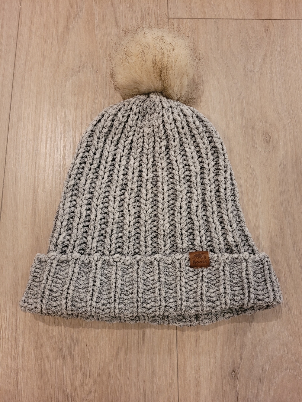 ROOTS | Knit Winter Pom Pom Hat Beanie Toque